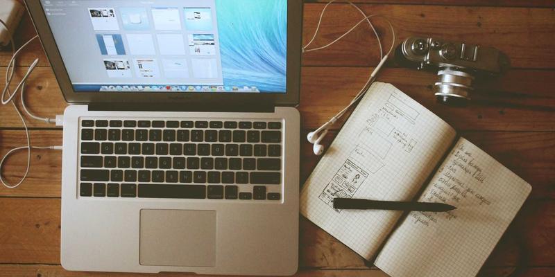 Roguelike游戏设计哲学:如何用“随机性”与“永久死亡”塑造百小时沉迷体验 | 9J玩深度解析