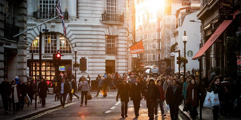 次世代游戏开发终极抉择:深度评测Unity与Unreal Engine,附实战攻略与引擎选择指南